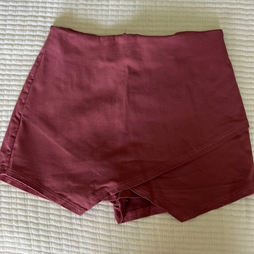 American Threads envelope skirt. Size small.